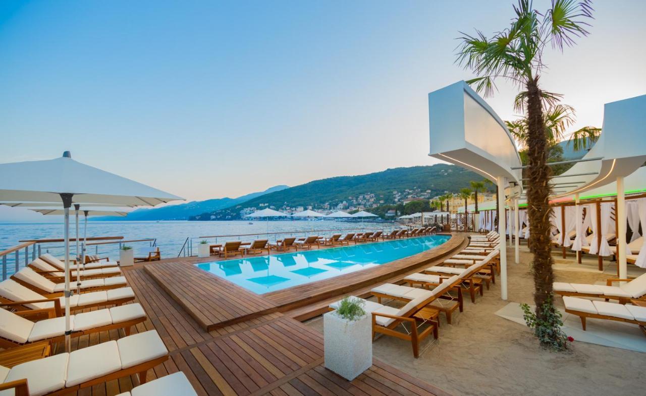 Deluxe Apartment Dora With A Private Parking, Terrace And See View Rijeka Bagian luar foto