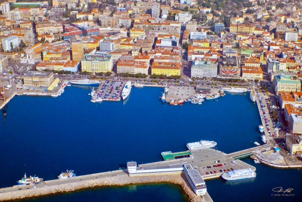 Deluxe Apartment Dora With A Private Parking, Terrace And See View Rijeka Bagian luar foto